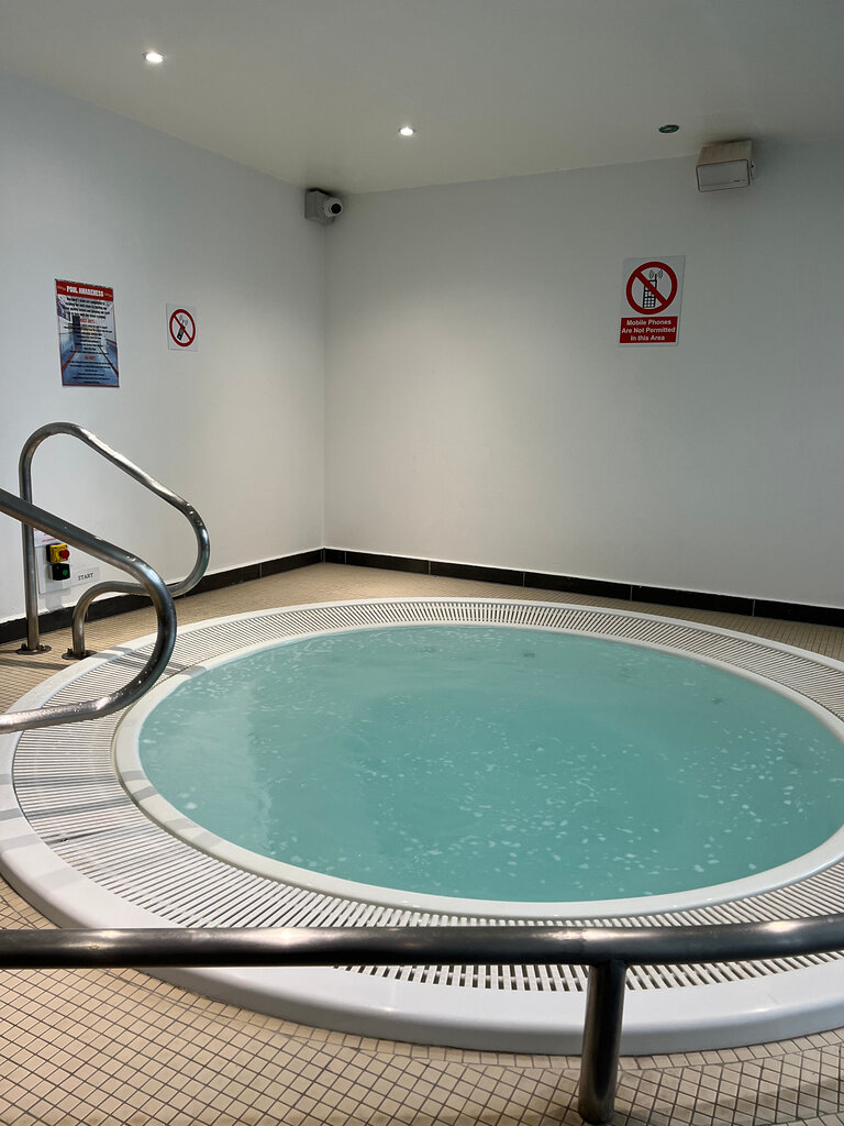 jacuzzi at westpark fitness